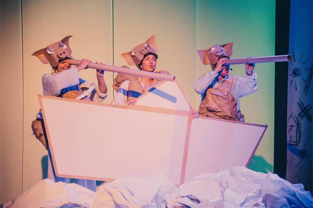 Spektaklis-žaidimas TRYS PARŠIUKAI | rež. T. Montrimas | Taško teatras (Klaipėda)