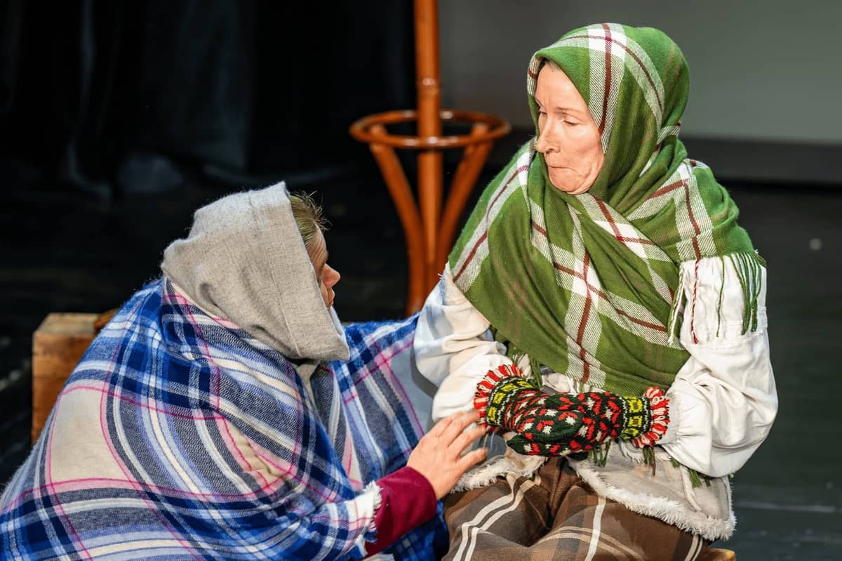 Vāne mėgėjų teatro spektaklis „Cerību ēnā“