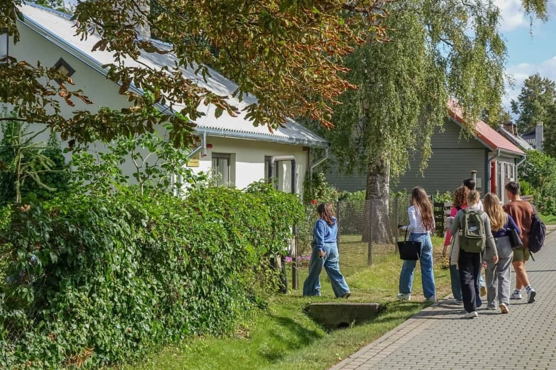 „Šviesa stiklainyje“