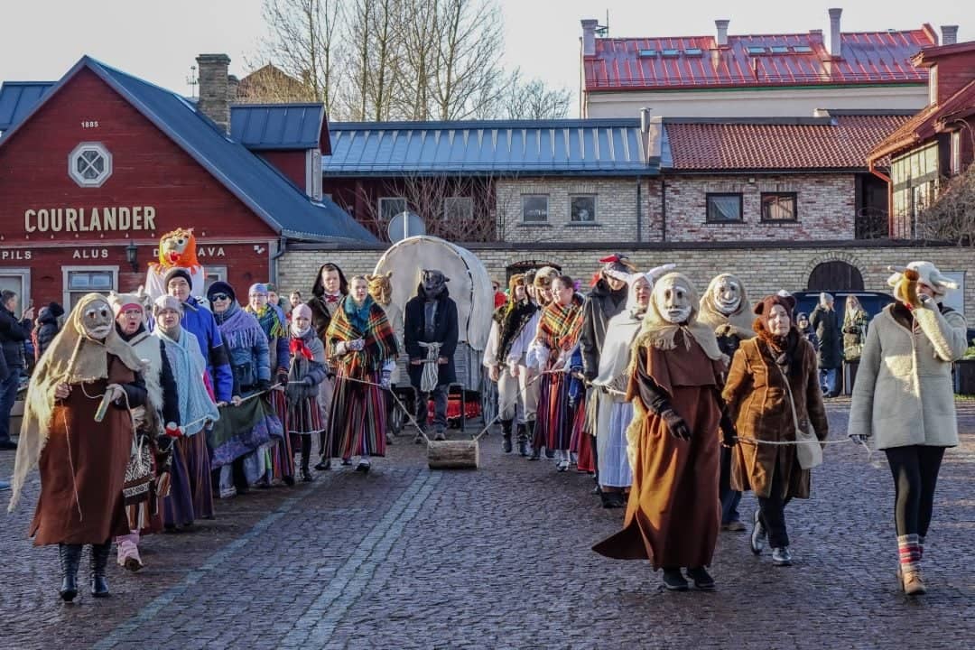 Rąsto vilkimas ir žiemos saulėgrįžos renginiai
